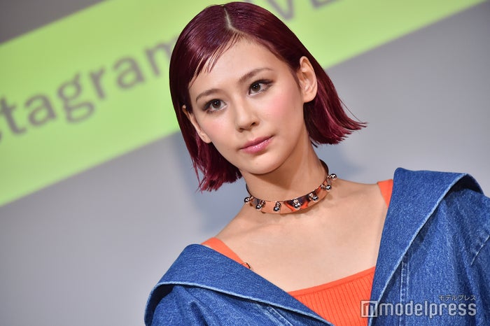 西内まりや 黒髪ストレートヘアで雰囲気ガラリ 似合う 美しい と絶賛の声殺到 モデルプレス