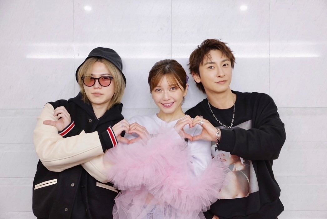 AAA與真司郎、宇野実彩子＆末吉秀太との密着ショット公開「尊い