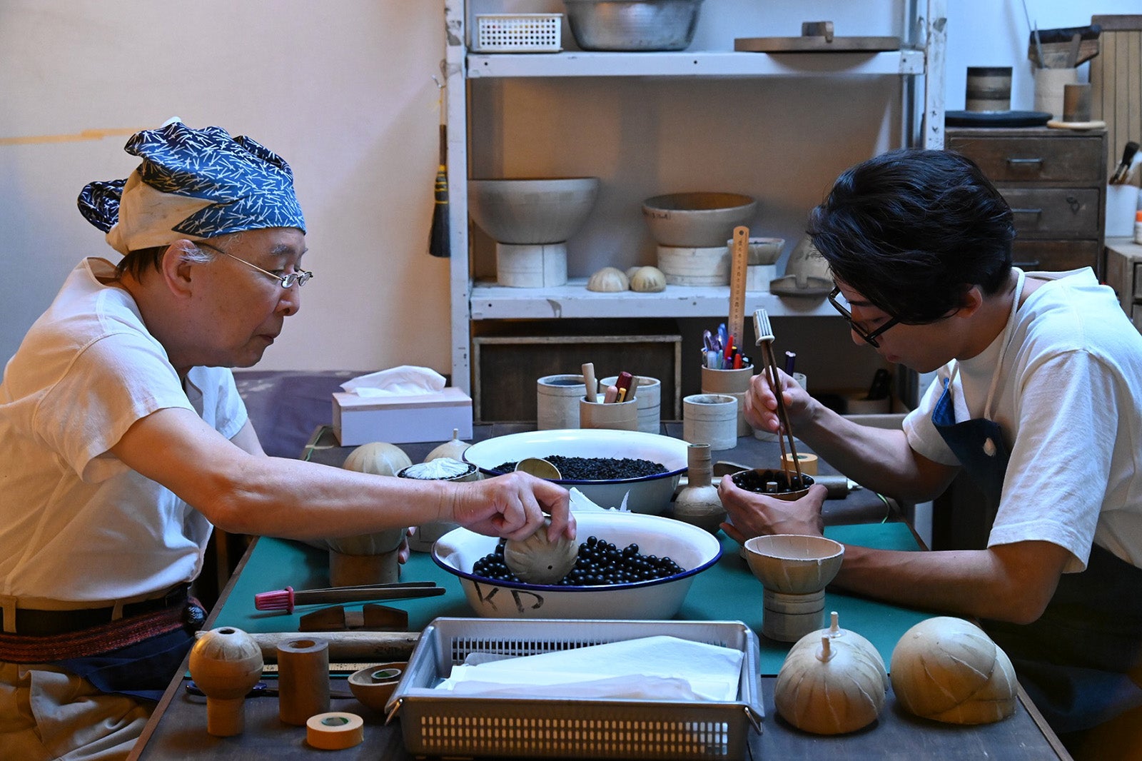 橋爪功、高橋一生 （C）テレビ朝日