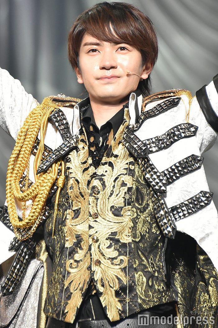 楽屋訪問でメンバー愛を炸裂させるも煙たがられてしまった高橋優斗 (C)モデルプレス