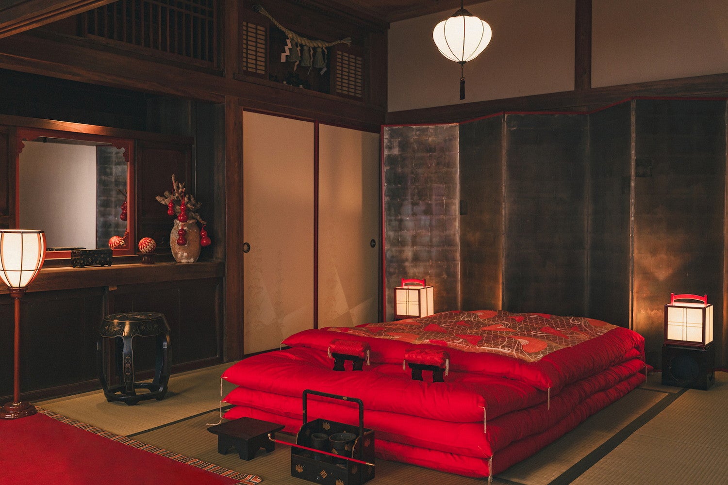 和装体験もできる！千葉の古民家宿「るうふ 遊之家」映画セット風の艶やか空間で撮影会＆檜風呂やサウナも