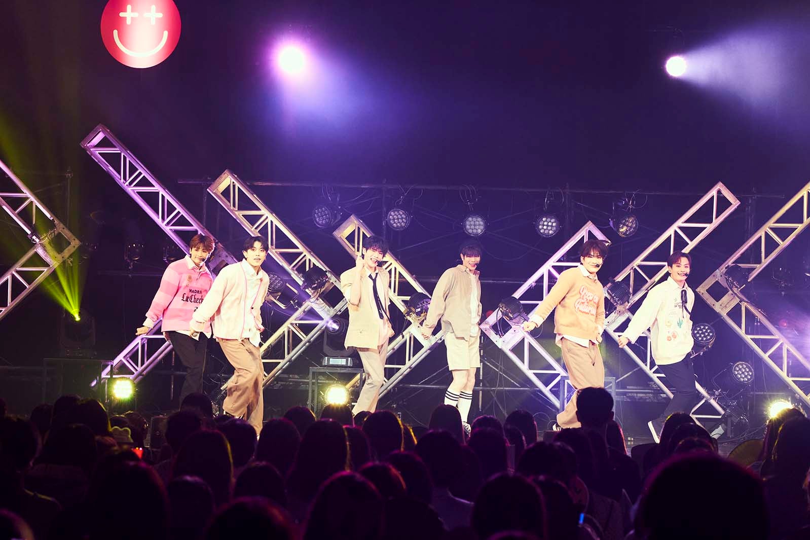 DXTEEN（C）LAPONE Entertainment