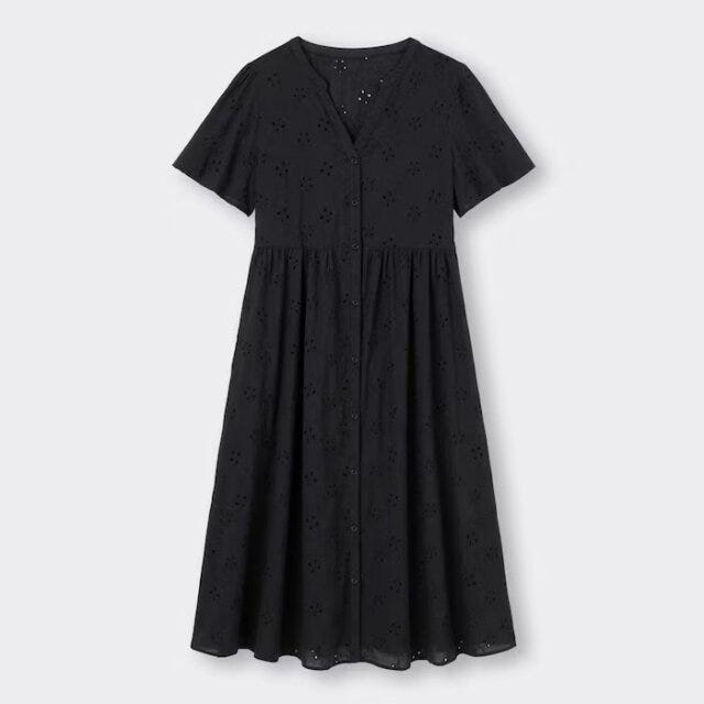 GU　黒ワンピース　春夏コーデ　マストバイ　コットンレースワンピース
