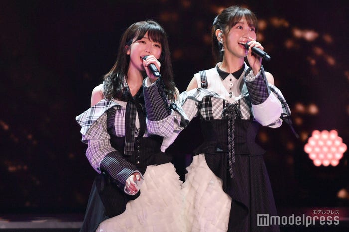 峯岸みなみ、柏木由紀「峯岸みなみ卒業コンサート~桜の咲かない春はない~」(C)モデルプレス