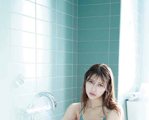 “10頭身モデル”アンジェラ芽衣の美谷間にドキッ