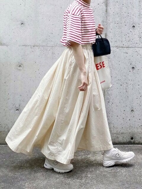 白スカート　コーデ　夏
