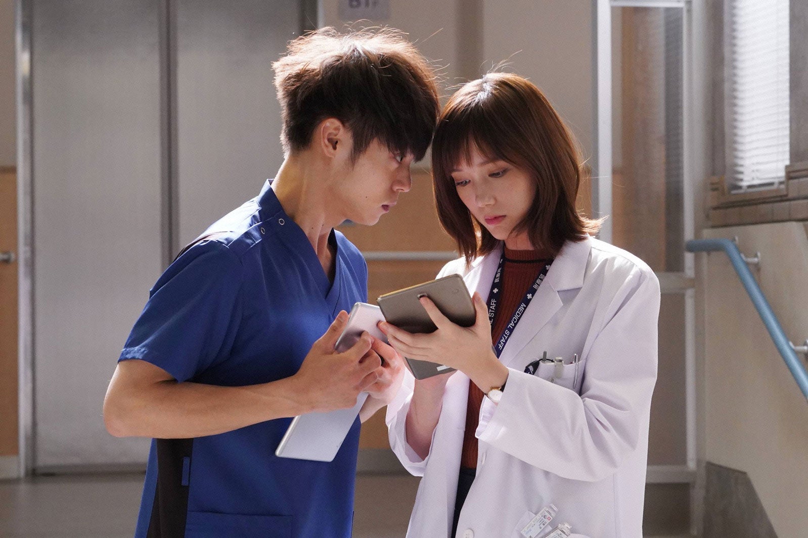 唯織（窪田正孝）、杏（本田翼）との“急接近”に照れ「ラジエーションハウス～放射線科の診断レポート～」＜第5話あらすじ＞