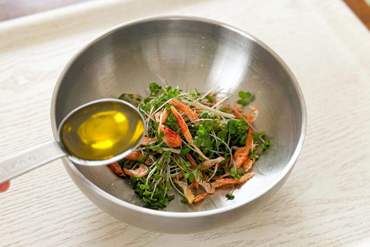 ブロッコリースプラウトと桜えびの和え物