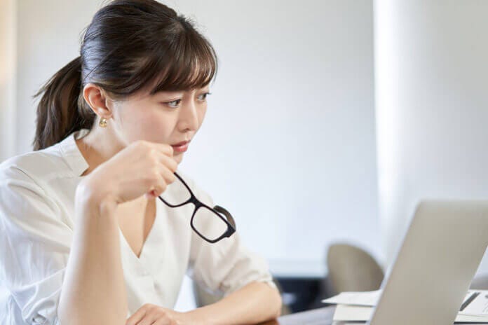 メガネ女子は人気が高い!