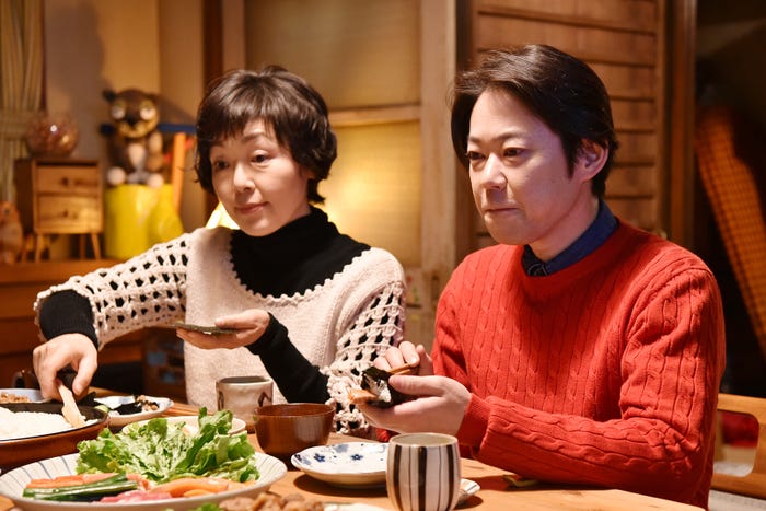 小林聡美、阿部サダヲ/「anone」第9話より(C)日本テレビ