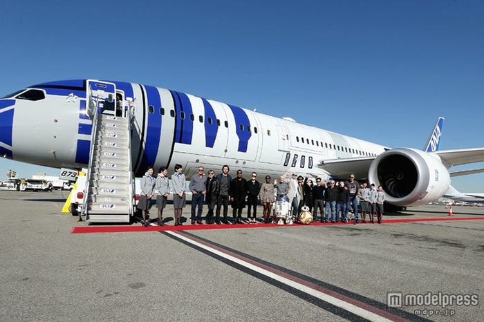 特別チャーター便で移動したキャスト陣(C)2015Lucasfilm Ltd.&TM.All Rights Reserved