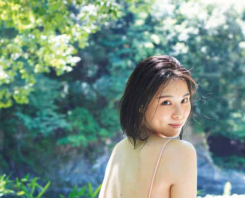 元乃木坂46相楽伊織、美ヒップ際立つ水着&ランジェリー姿