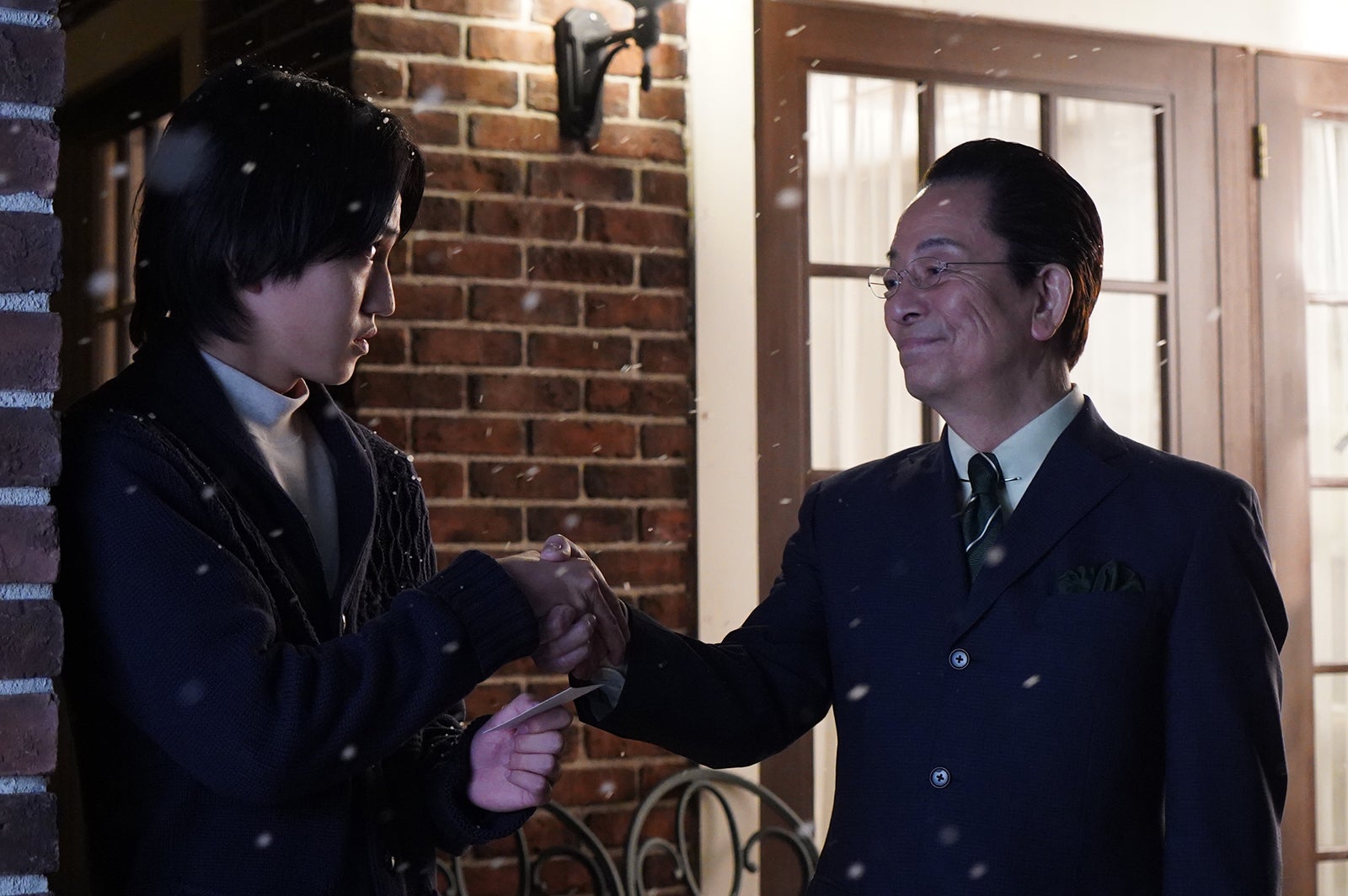 中川翼、水谷豊「相棒season22」第18話より（C）テレビ朝日