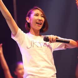 モデルプレス - JKT48移籍のAKB48メンバーがインドネシアデビュー 現地ファンから大歓声