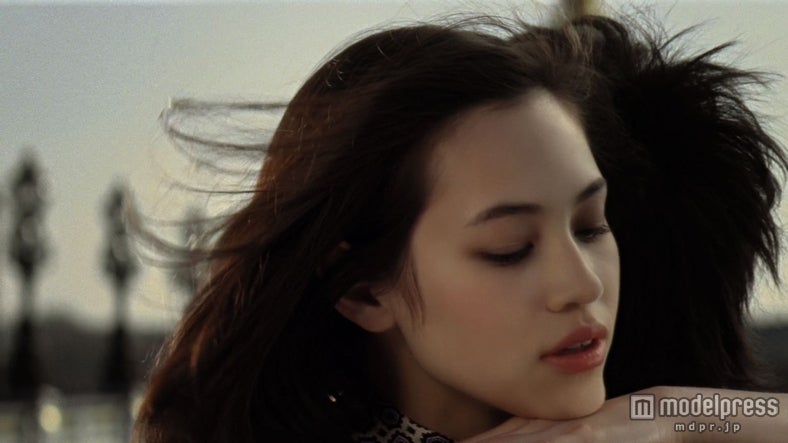 水原希子／資生堂「TSUBAKI」ヘッドスパ新CMより