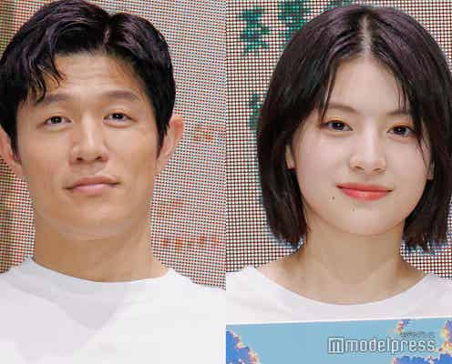 鈴木亮平&出口夏希、爽やか白Tで登場 “鈴木持ち”伝授「真似して良いですよ」