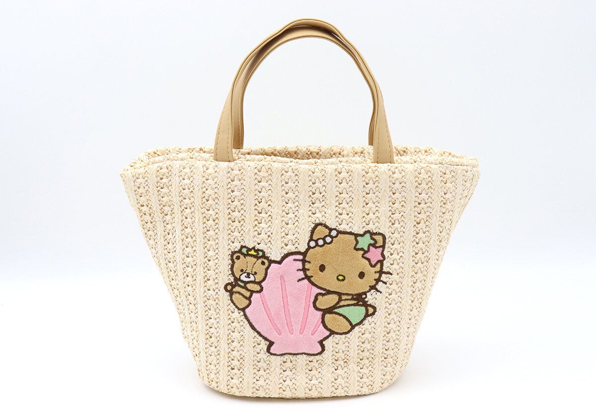 日焼けハローキティとタイニーチャムの刺繍が入ったかごバッグ
