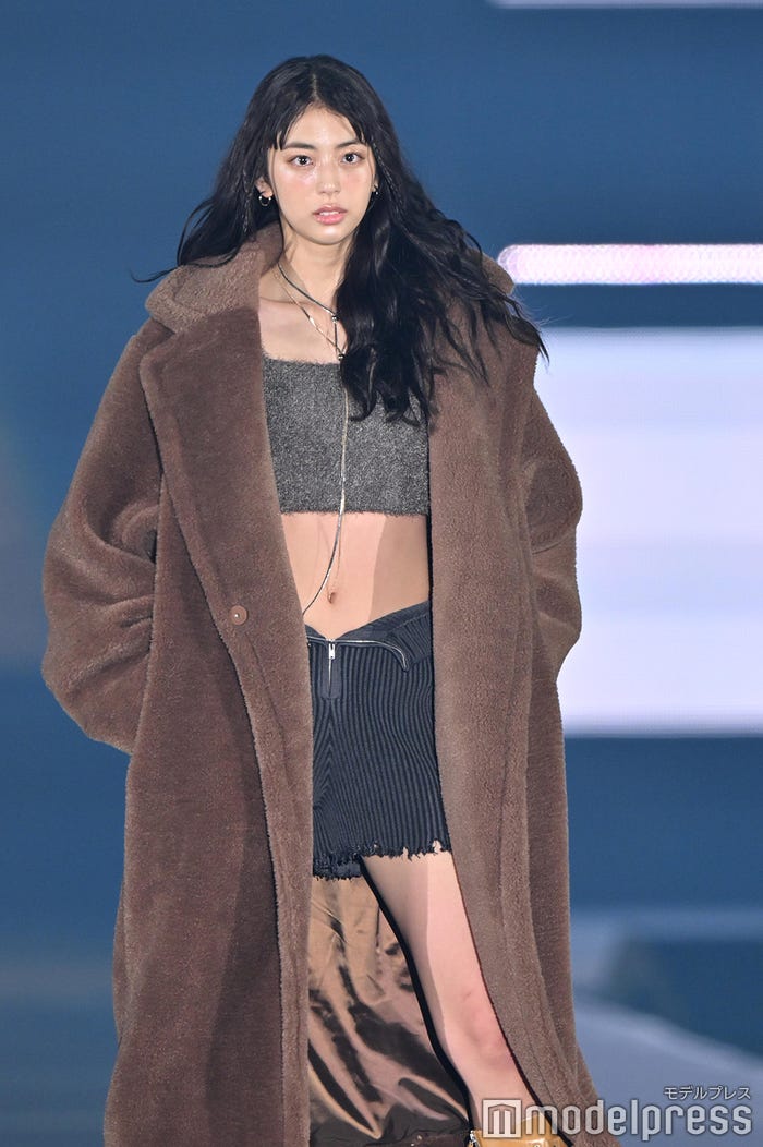 しゅう(C)モデルプレス