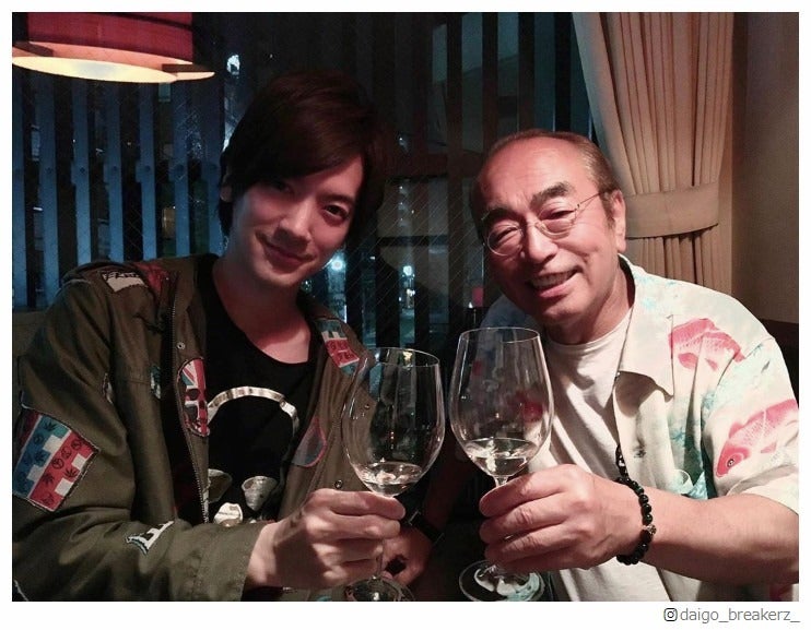 DAIGO、“園長”志村けんさんに「ずっとついていきます」 笑顔の2ショットに誓う