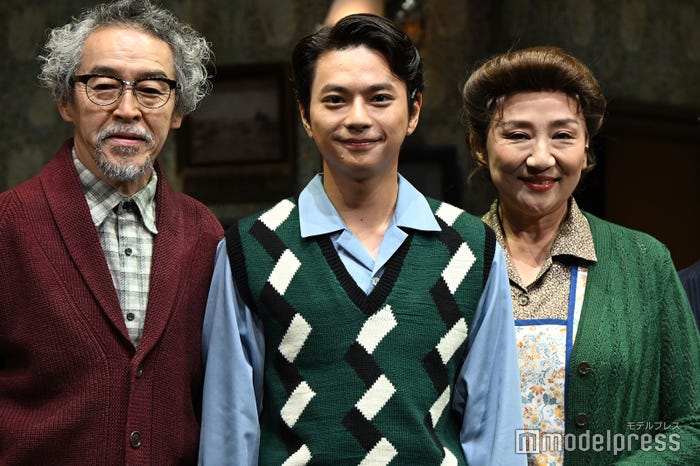 本当の家族のような浅野和之、佐藤勝利、松下由樹/PARCO PRODUCE 2025「ブロードウェイ・バウンド」開幕前会見&プレスコール(C)モデルプレス