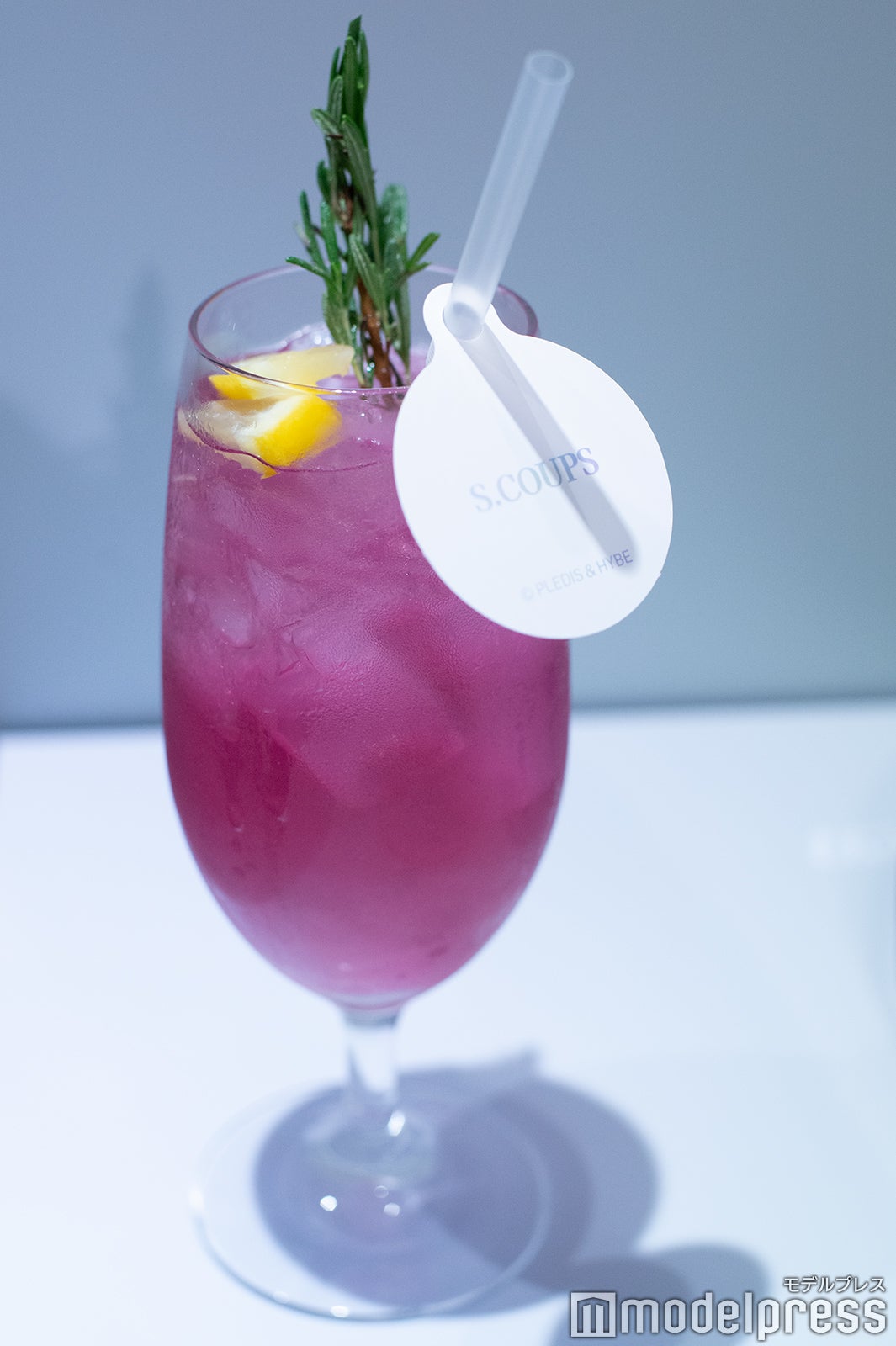 「LIMITED MENU」の「Shine Drink」はキラキラと輝く楽しみも／ストロータグも（写真はS.COUPS）（C）モデルプレス