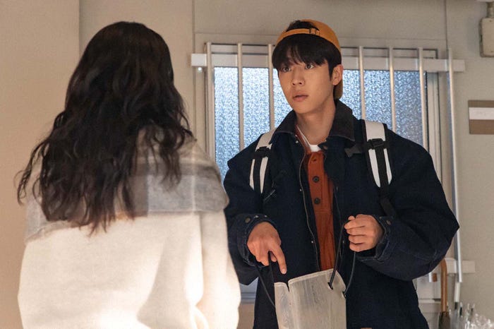 二階堂ふみ、チェ・ジョンヒョプ「Eye Love You」第1話より(C)TBS