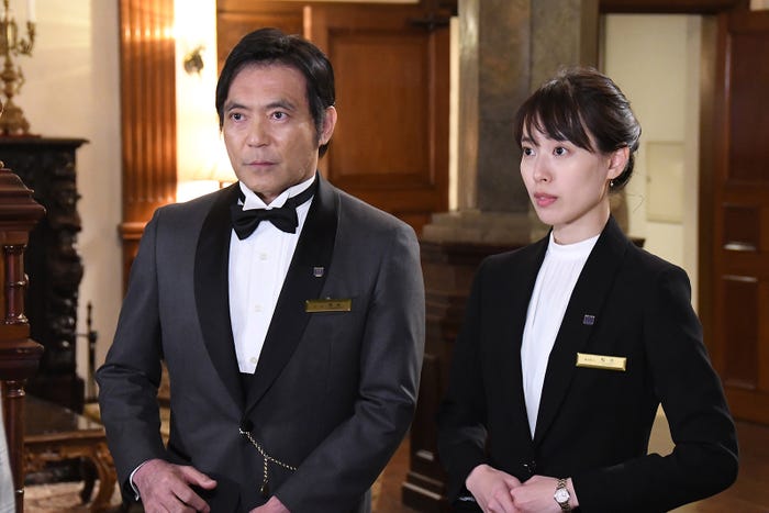 渡辺いっけい、戸田恵梨香/「崖っぷちホテル!」第6話より(C)日本テレビ