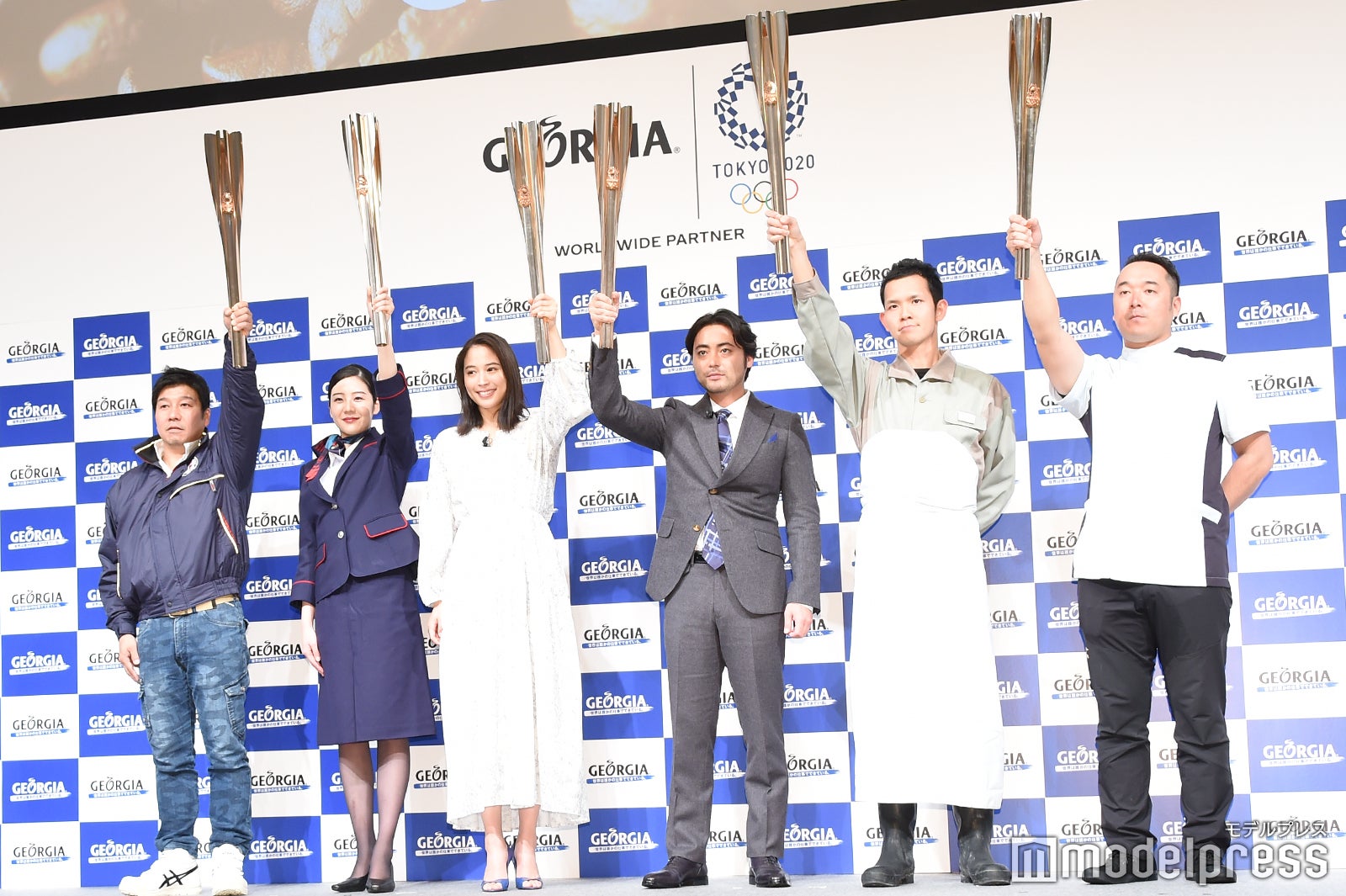 （左から3番目）広瀬アリス、（左から4番目）山田孝之（C）モデルプレス