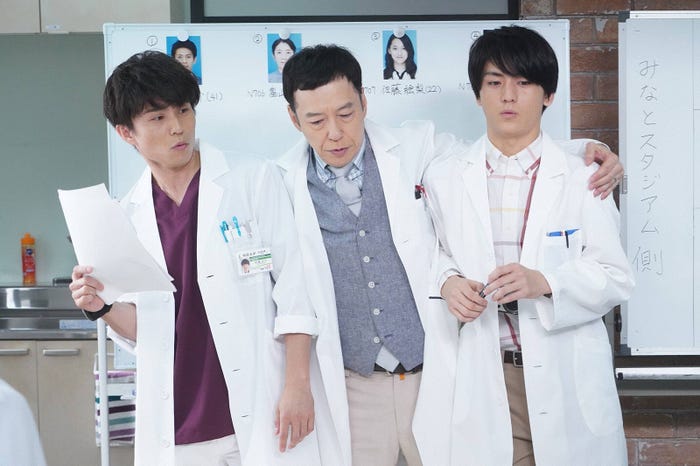 中尾明慶、板尾創路、田川隼嗣「監察医 朝顔」第1話より(C)フジテレビ