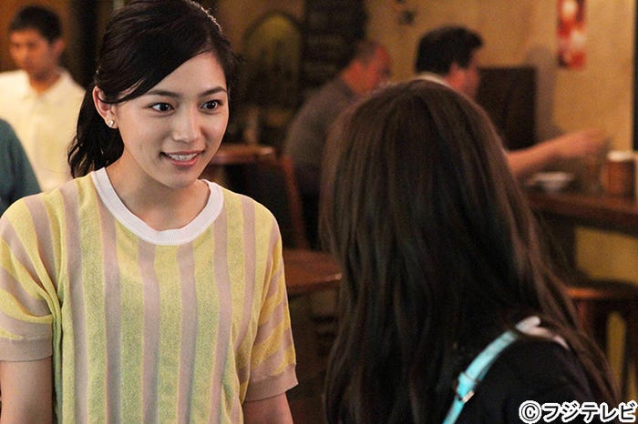 川口春奈、北川景子/ドラマ「探偵の探偵」第1話より