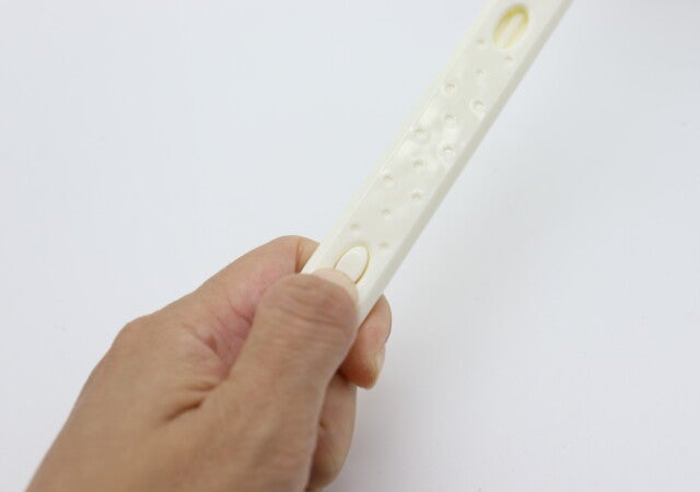 「あとちょっと届かない…」を解消してくれる！100均キッチン便利グッズ