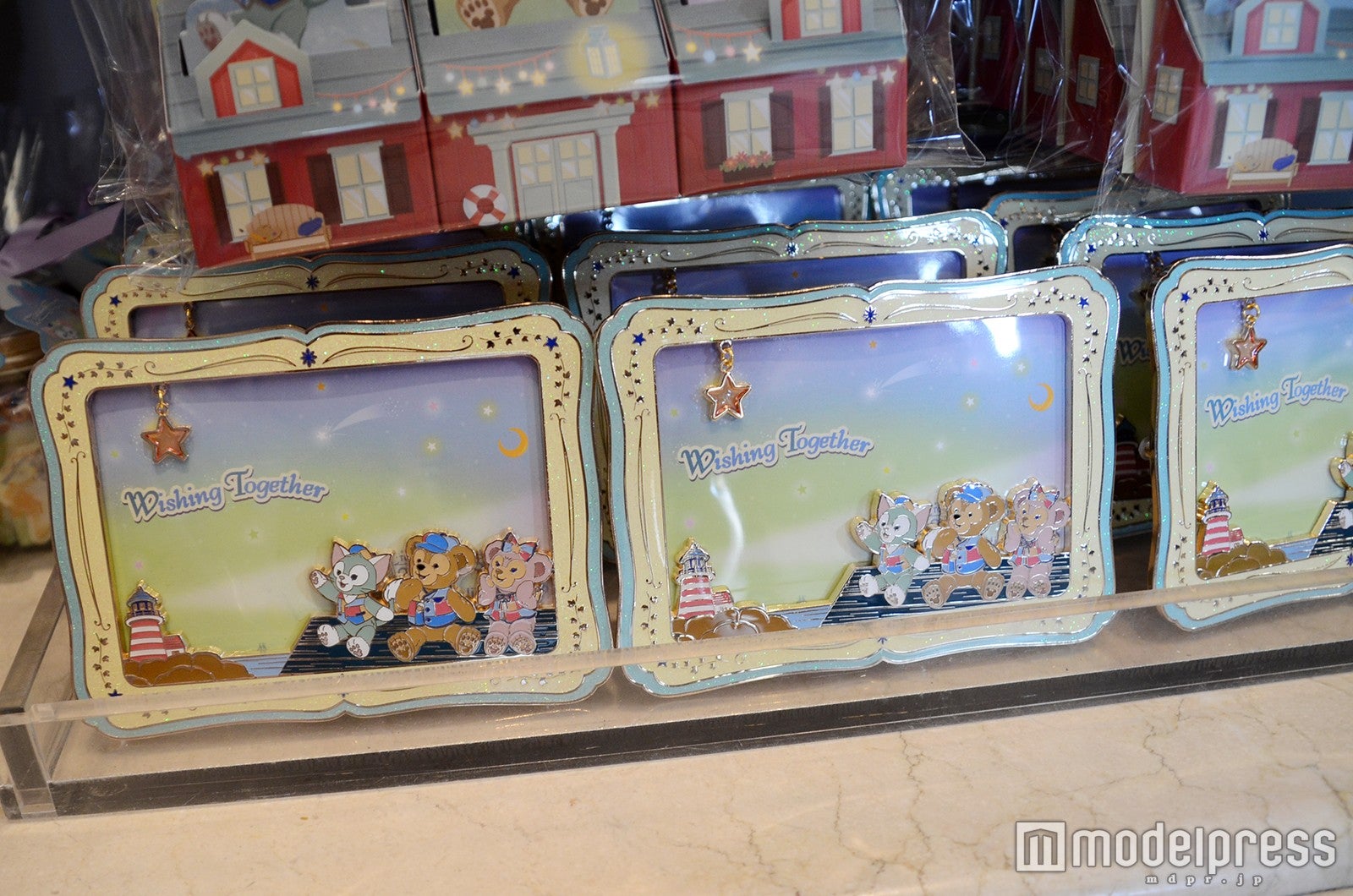 フォトスタンド￥2800（C）モデルプレス