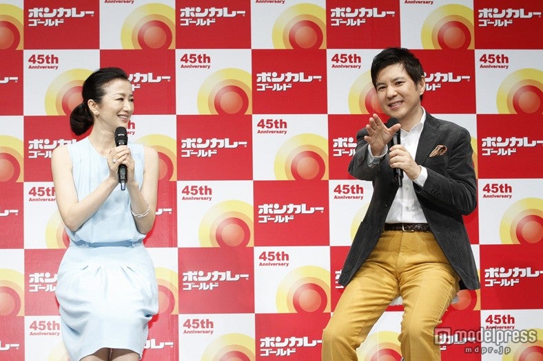 （左から）鈴木京香、関根勤