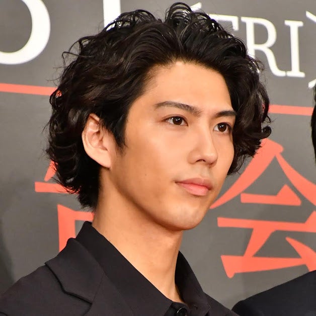賀来賢人 Niziuのデビュー 紅白出場に感慨 年末泣くのかな 僕は モデルプレス 賀来賢人 Niziuのデビュー 紅白出場に感慨 年末泣くのかな 僕は モデルプレス