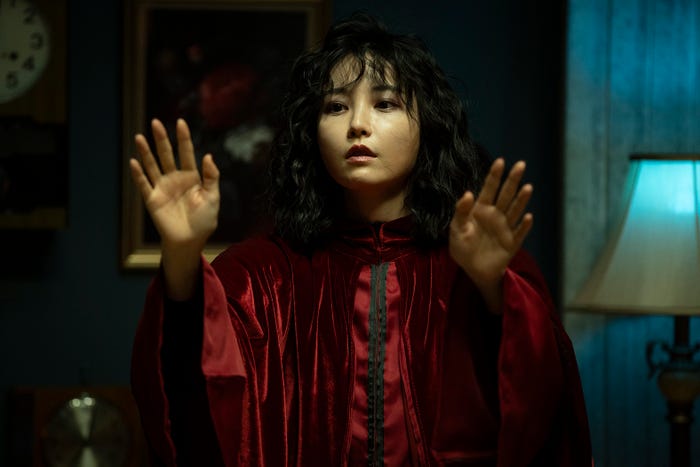 向里祐香(C)綾辻行人/講談社(C)HJホールディングス・NTV