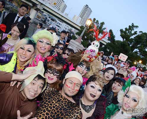 <ハロウィン>バンビーノ率いる仮装集団、大規模パレードに歓声「ダンソン」で沸かす