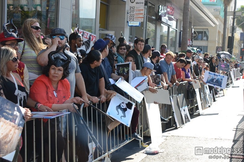 2500人のファン殺到