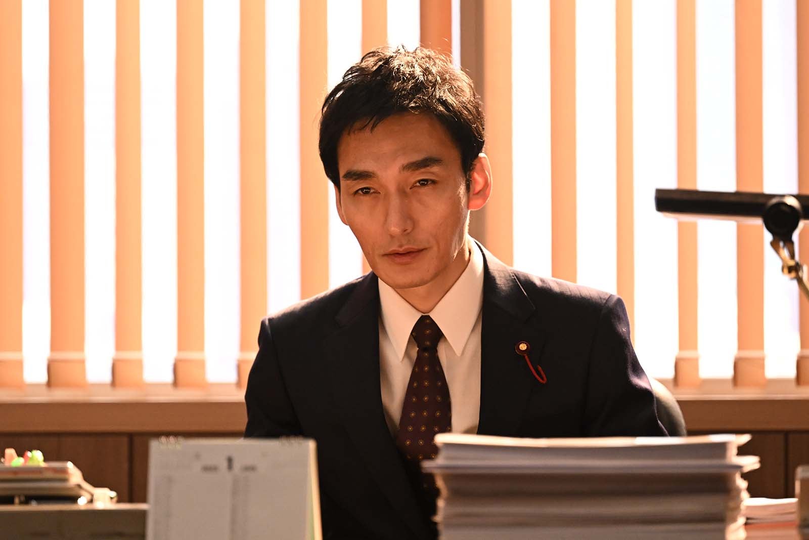 草なぎ剛 「罠の戦争」第7話より（C）カンテレ