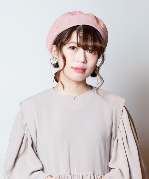 帽子をかぶる時の前髪はどうするのが正解 おしゃれなおすすめアレンジ15選 モデルプレス 帽子をかぶる時の前髪はどうするのが正解 おしゃれなおすすめアレンジ15選 モデルプレス