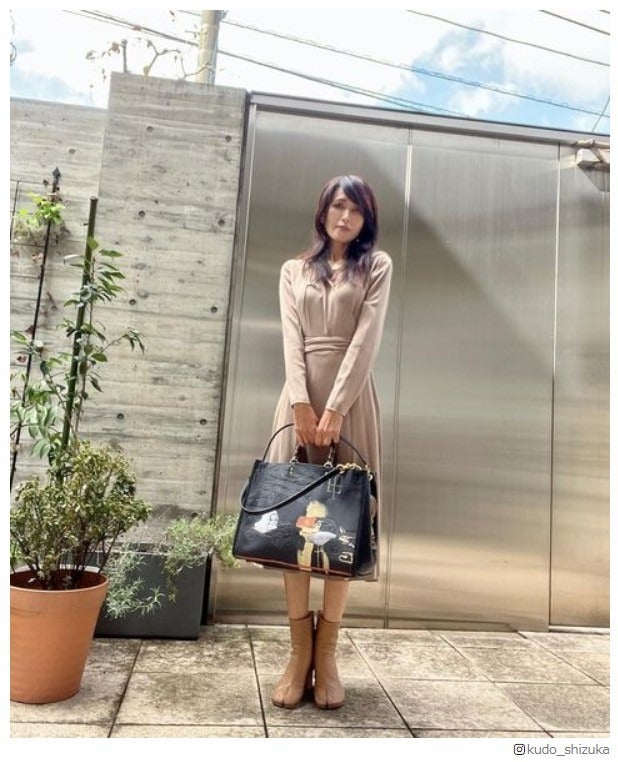 工藤静香、10年前の“お祝いワンピース”着こなす「体型変わらないのすごい」「抜群スタイル」と驚きの声