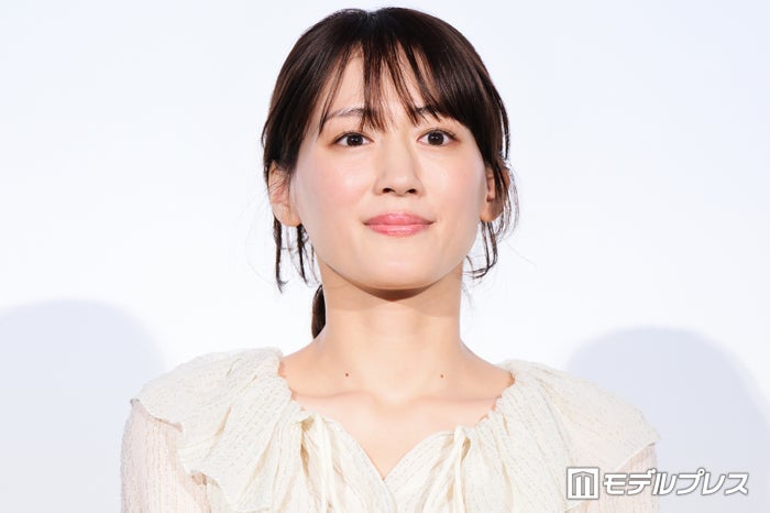 綾瀬はるか、たばこシーンに苦労「吸ったことがなかったから」【ルート29】