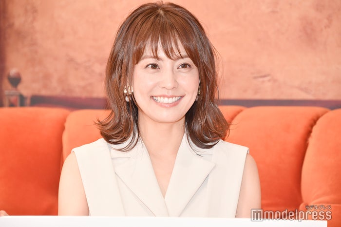 小林麻耶 ショートヘアにイメチェン 今までとは違う髪型に モデルプレス