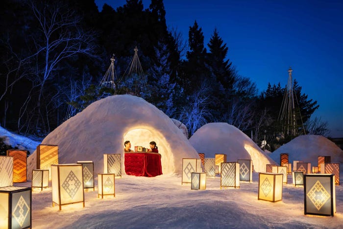 青森「星野リゾート 界 津軽」“りんご湯”で雪見温泉&幻想的なかまくら体験