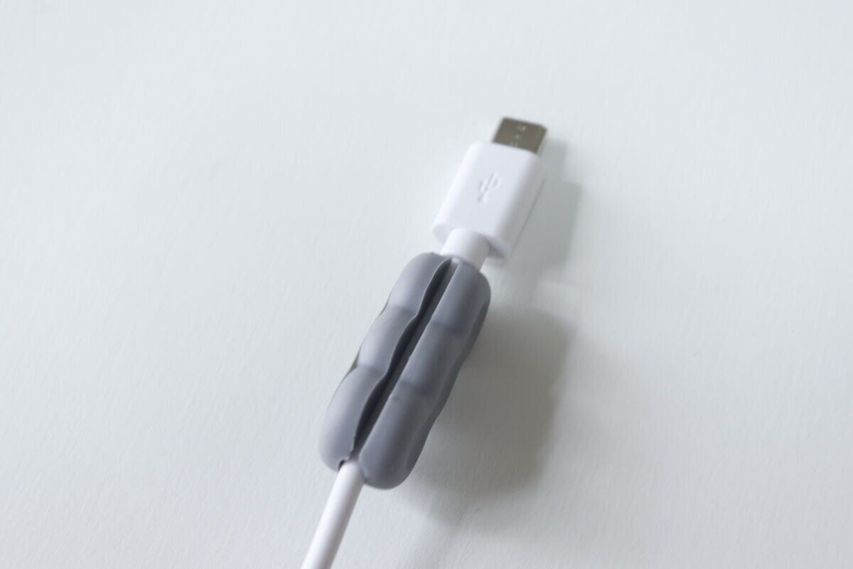 ケーブルホルダーマグネットタイプ(2個) 取り付け ケーブルホルダーマグネットタイプ(2個) 取り付け