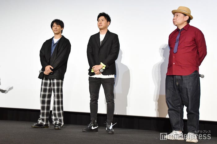 左から:小澤雄太、山下健二郎、鈴木おさむ (C)モデルプレス