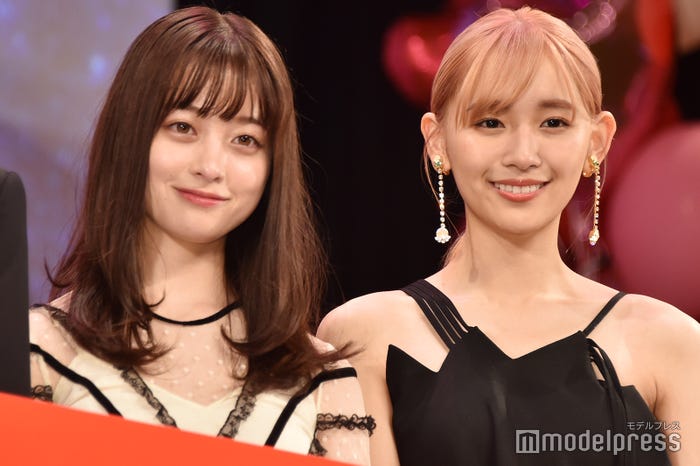 橋本環奈、浅川梨奈(C)モデルプレス