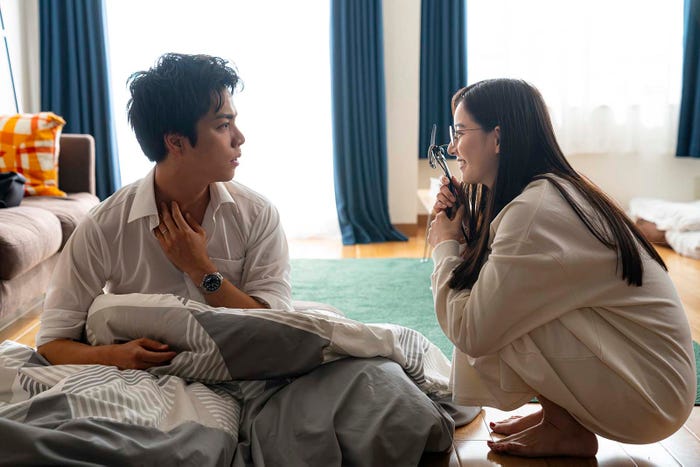 重岡大毅、新木優子「単身花日」第4話より(C)テレビ朝日