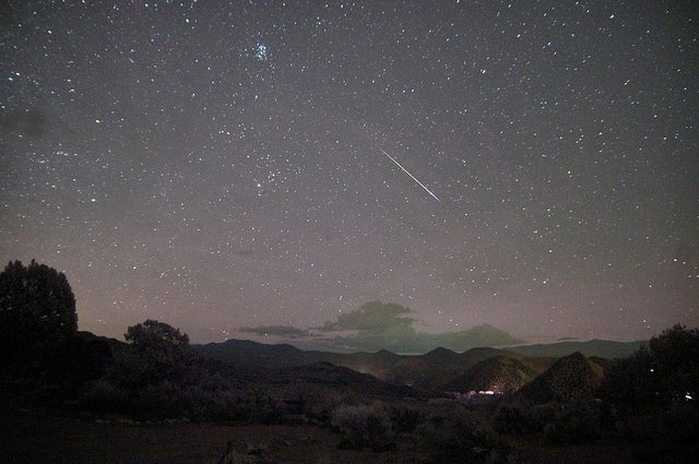 今夜はどこで星空を見る？／Perseid Meteor by ikewinski