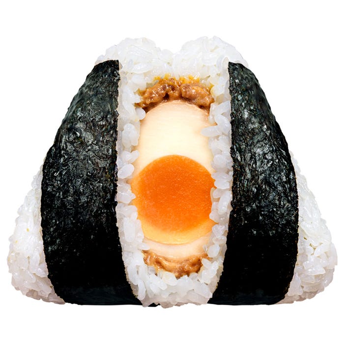「ぼんご監修 ⼤きなおむすび 煮たまごと⾁そぼろマヨ 」税込348円(提供画像)