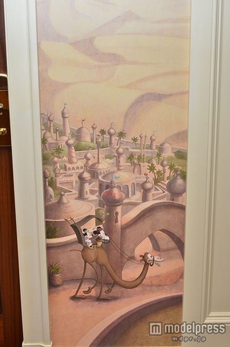 砂漠での冒険が描かれる